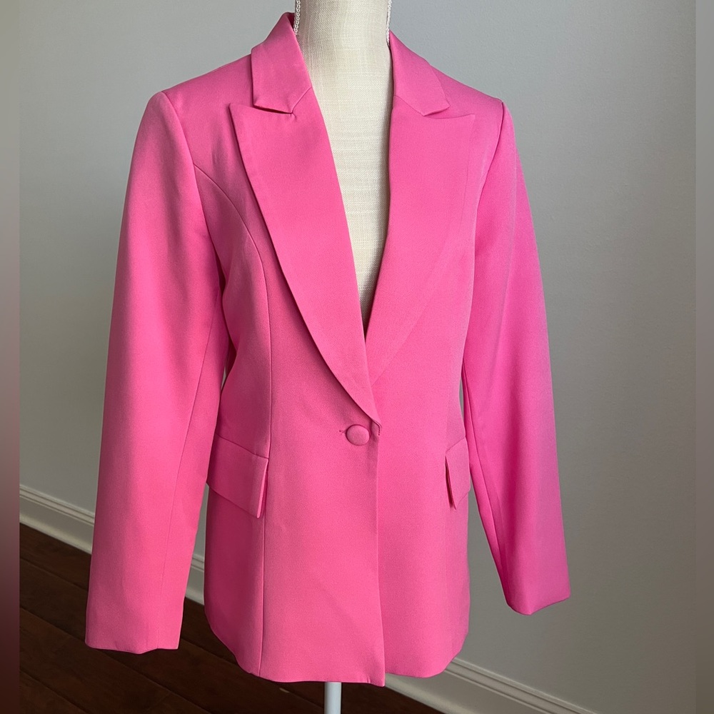 Classic women’s Blazer, Fully lined, front button closures, size Small - Picture 2 of 9